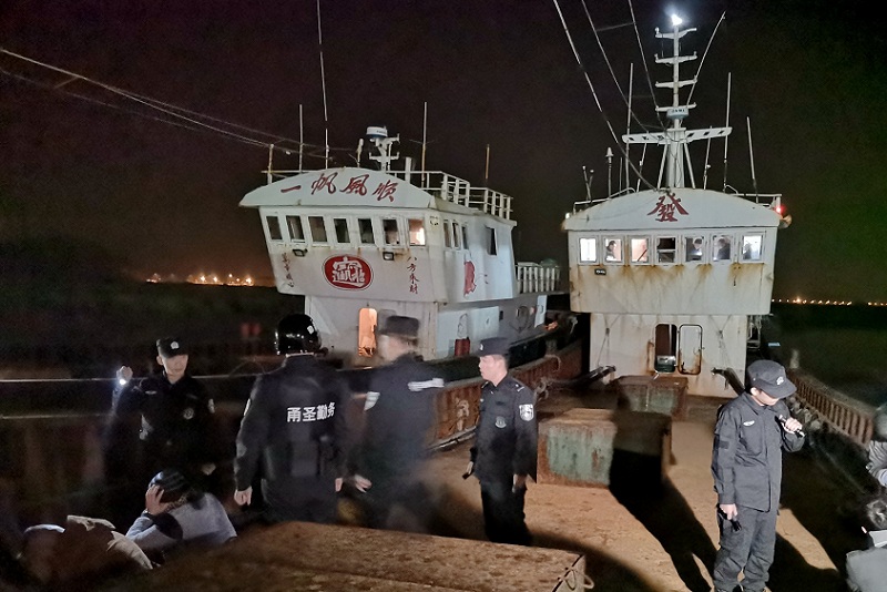 宁波海关破获成品油走私大案 查证走私成品油4万余吨(图)3 宁波海关破获成品油走私大案 查证走私成品油4万余吨(图)3