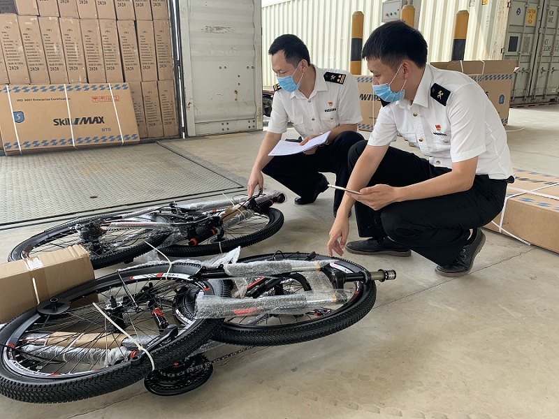 正定海关落实“六稳”、“六保” 助力中欧班列常态化开行（图）