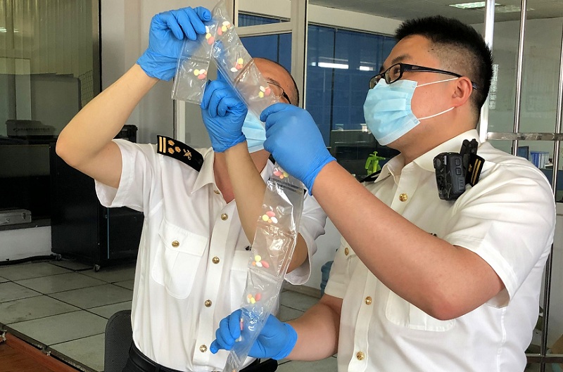 青岛大港海关查获违规进口