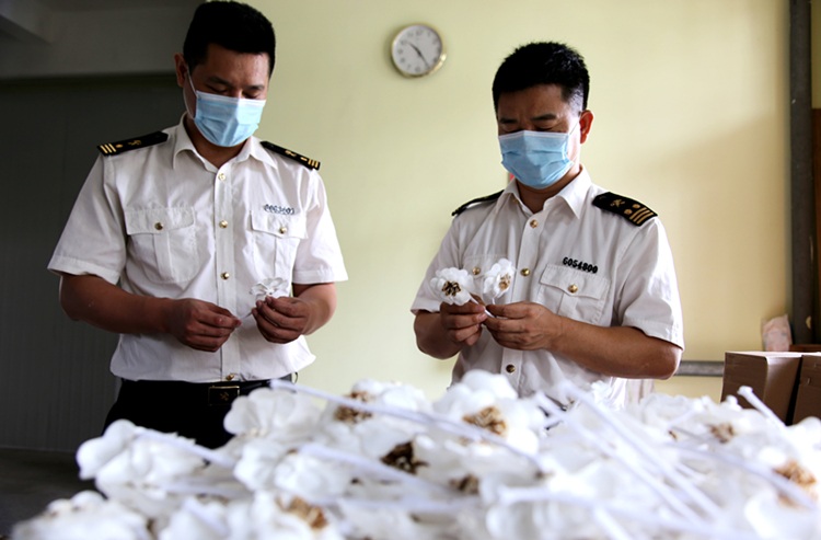 梅州海关助力非遗产品获取出口“通行证”（图）