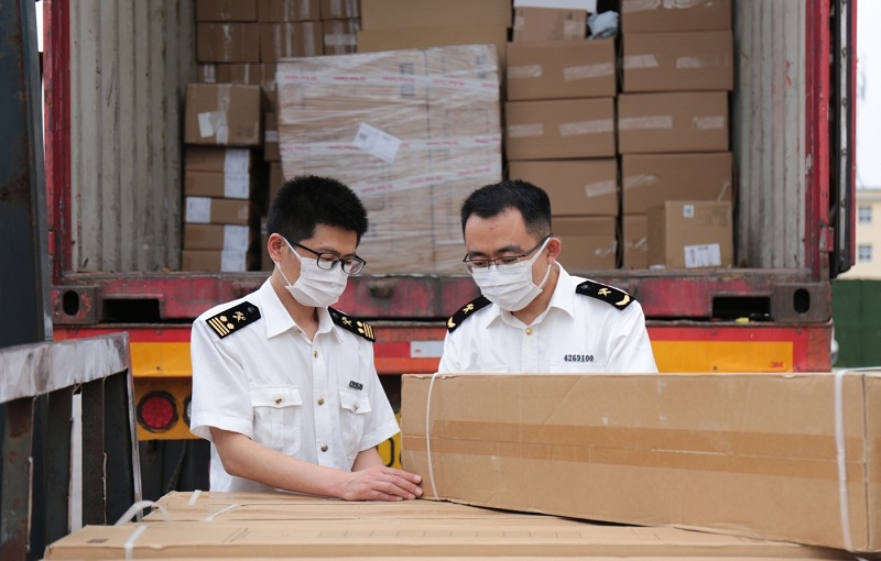 荣成海关全力保障“618”跨境电商出口（图）