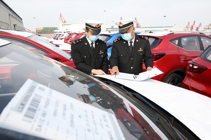 连云港海关发挥陆海联运优势助力汽车出口高位增长（图）3