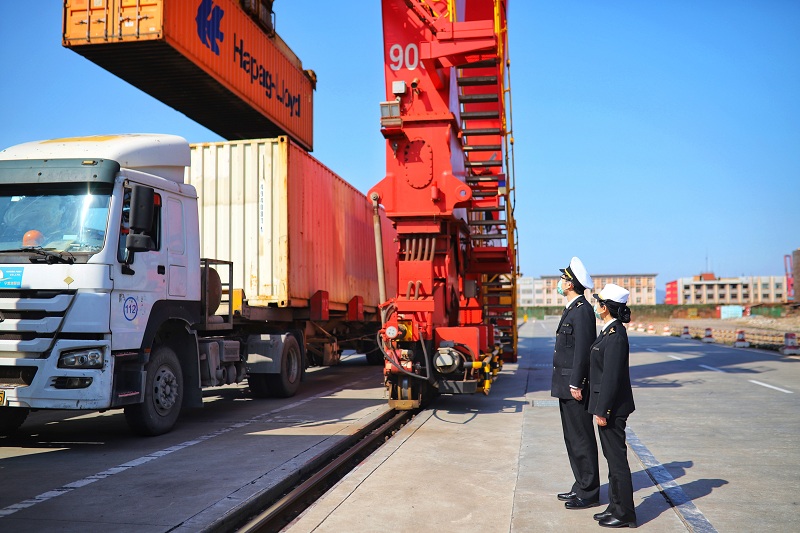 宁波海关助力宁波舟山港海铁联运业务量超去年全年（图）