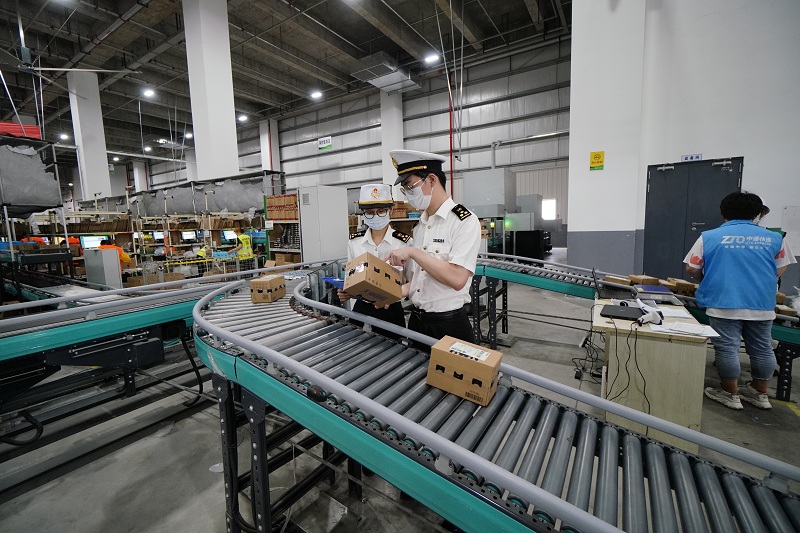 宁波保税区海关交出半年度跨境贸易答卷(图) 宁波保税区海关交出半年度跨境贸易答卷(图)